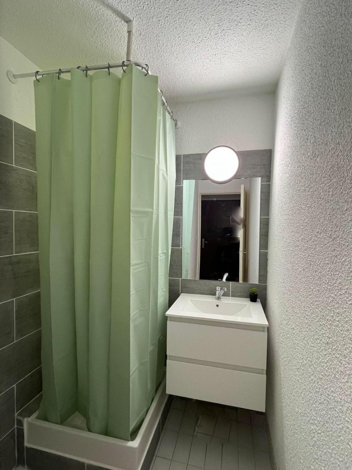 T2 ,4 Couchages ,climatise ,terrace ,en Face D'aqualand ,plage Rochelongue Appartamento *