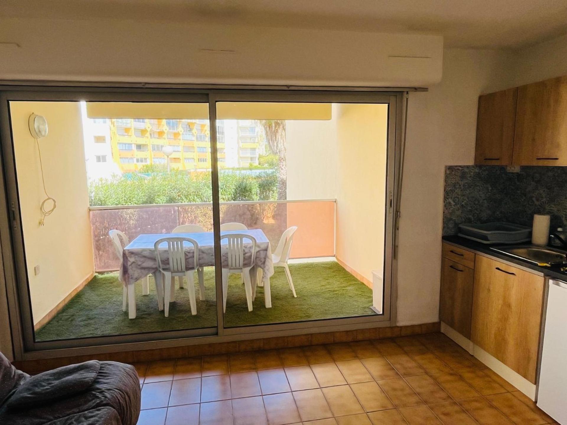 Apartment T2 ,4 Couchages ,climatise ,terrace ,en Face D'aqualand ,plage Rochelongue Agde